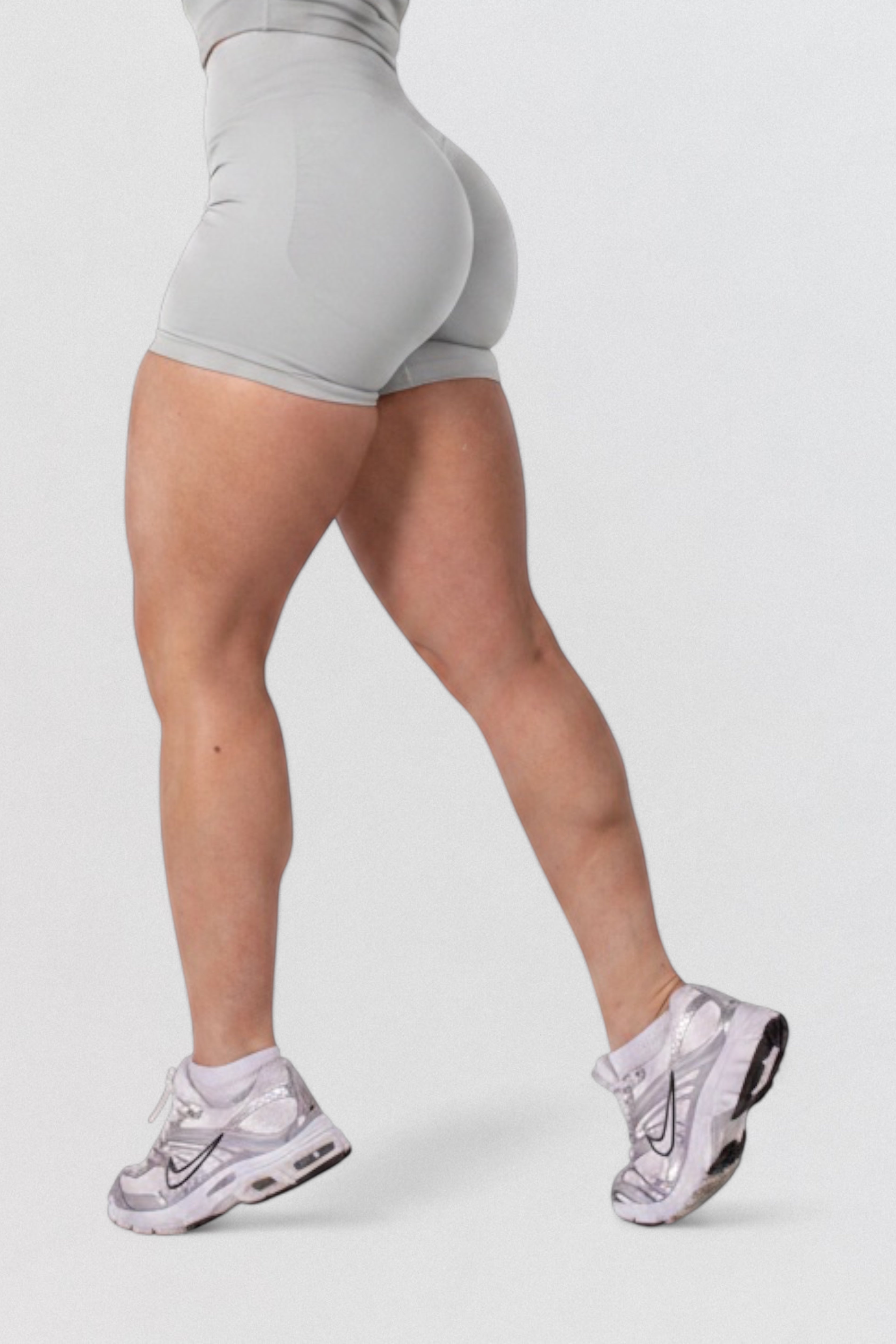 Ivory Shorts / 4.5"