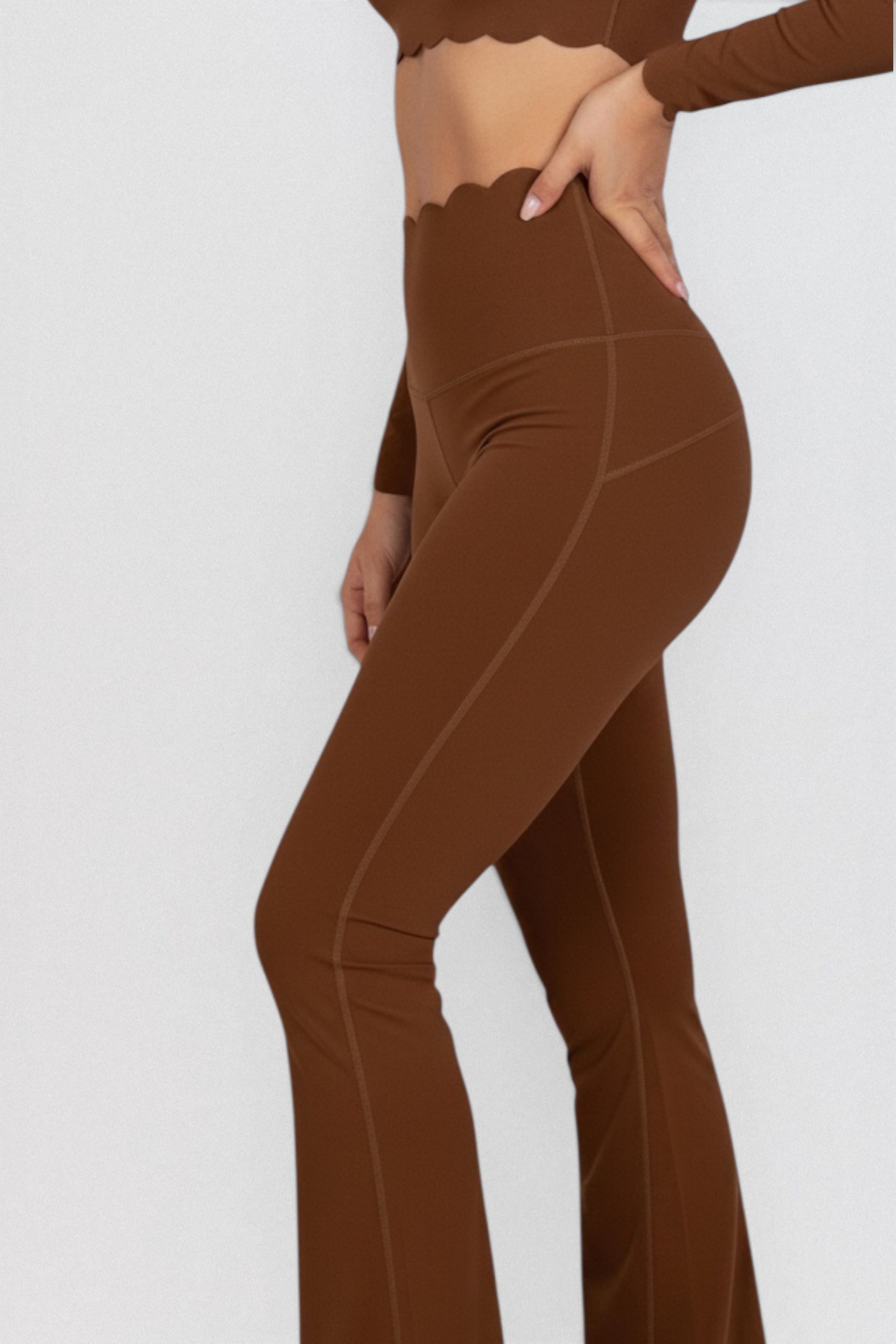 Ivory Wave Flare Leggings