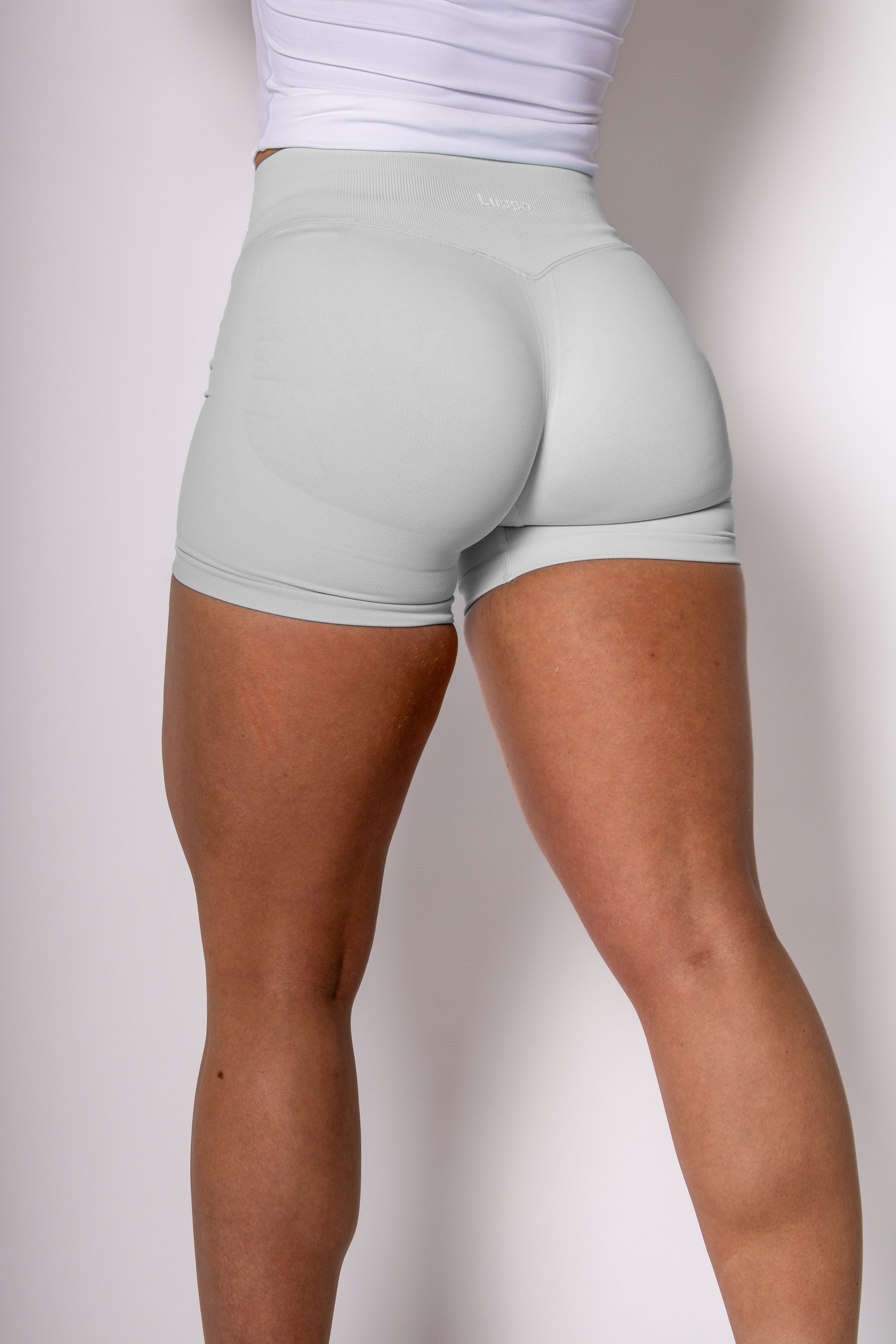 Ivory Shorts / 4.5"